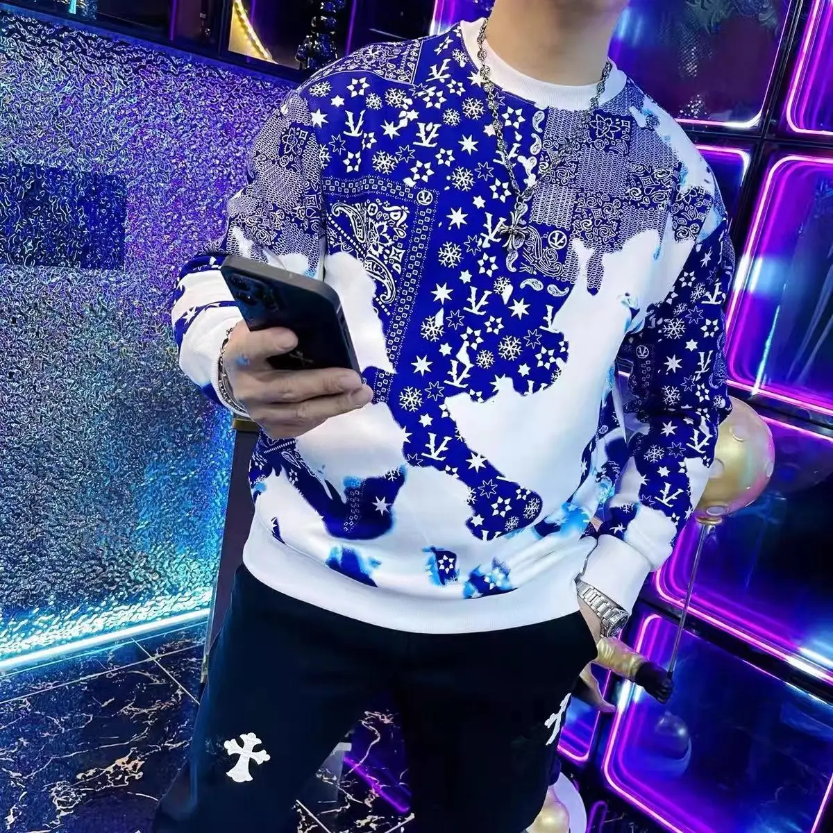 เสื้อสเวตเตอร์ผู้ชาย คอกลม Bottoming แขนยาว พิมพ์ลายใหม่