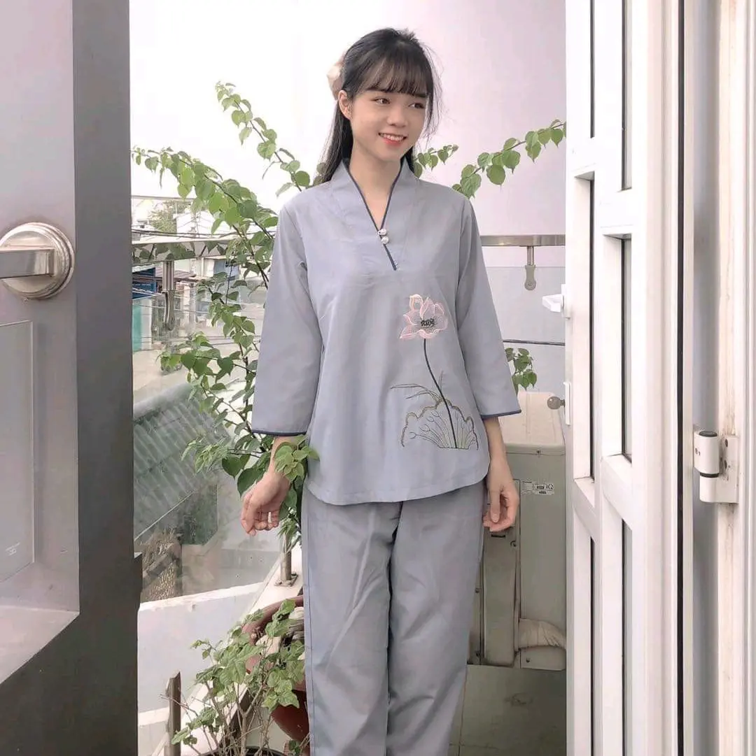 Đồ lam đi chùa nút ngọc thêu
