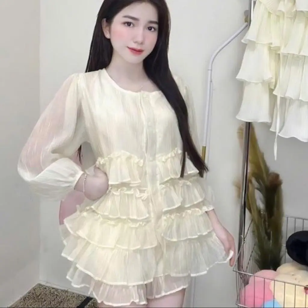 Set bộ babydoll áo tay dài có nút quần đùi phối bèo tơ ánh kim dành cho nữ 50-90kg - Un In Store Bs053