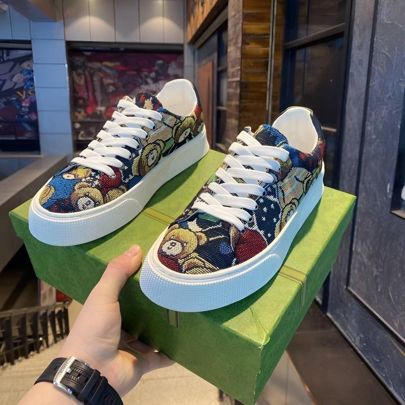 Giày Nam Sneaker Thời Trang Hoạ Tiết Gấu Mũi Tròn Chất Liệu Vải Đệt Đế Bằng Shoes tăng chiều cao giay tet the thao Nhung Hoa