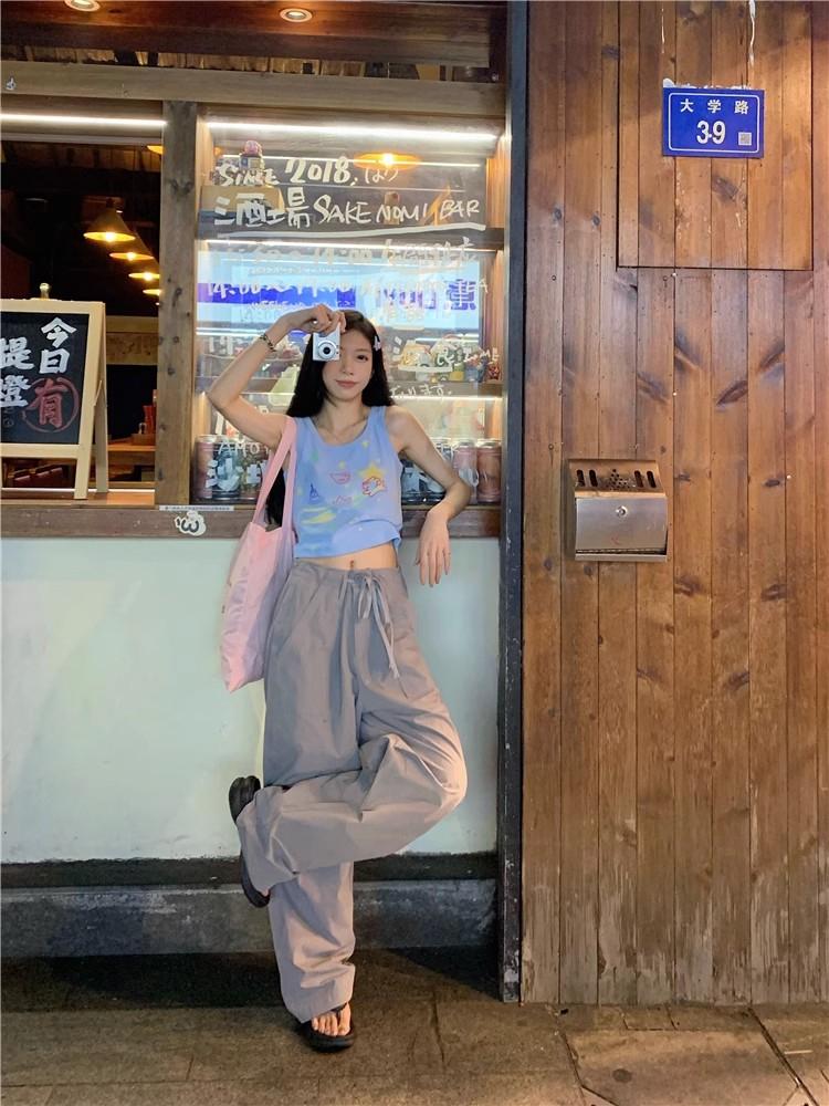 Product Introduction of Áo Yếm, Phong Cách Trẻ Trung Graffiti Cô Gái Nóng Bỏng, Không Tay Nhỏ, Có Thể Mặc Ngoài Trời Và Trong Nhà, Trang Phục Dopamine, Áo Ngắn, Thích Hợp Cho Mùa Hè Của Phụ Nữ 3