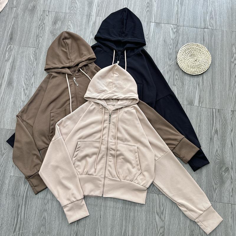 Product Introduction of Áo khoác Clover bigsize nữ dáng ngắn có mũ trùm đầu co giãn thoải mái KHOAC5 20