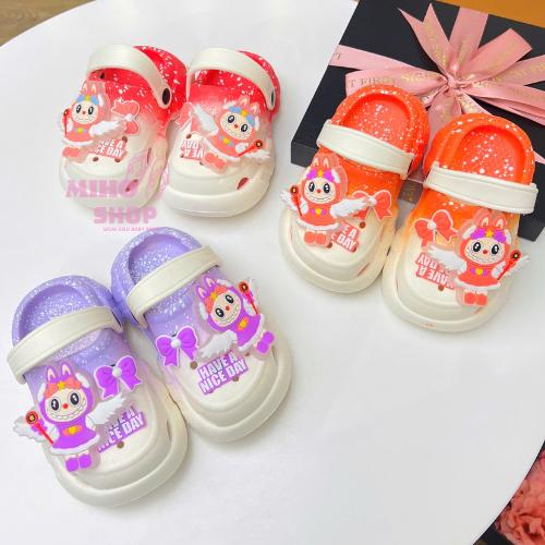 CÓ ĐÈN Dép sục vẩy sơn LABUBU có đèn mềm nhẹ êm chân cho bé siêu đẹp