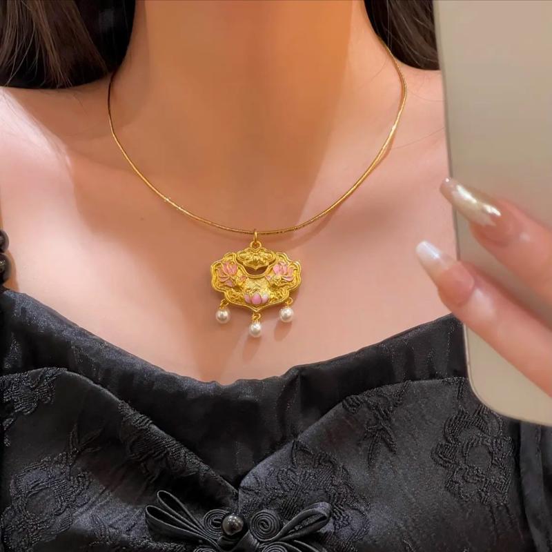 Product Introduction of Gold Shop Same Style Alluvial Gold 999 Pisces Koi Lock Necklace Safety Lock Powder Gold Plated Ruyi Huapai Lock Bag Pendant 3