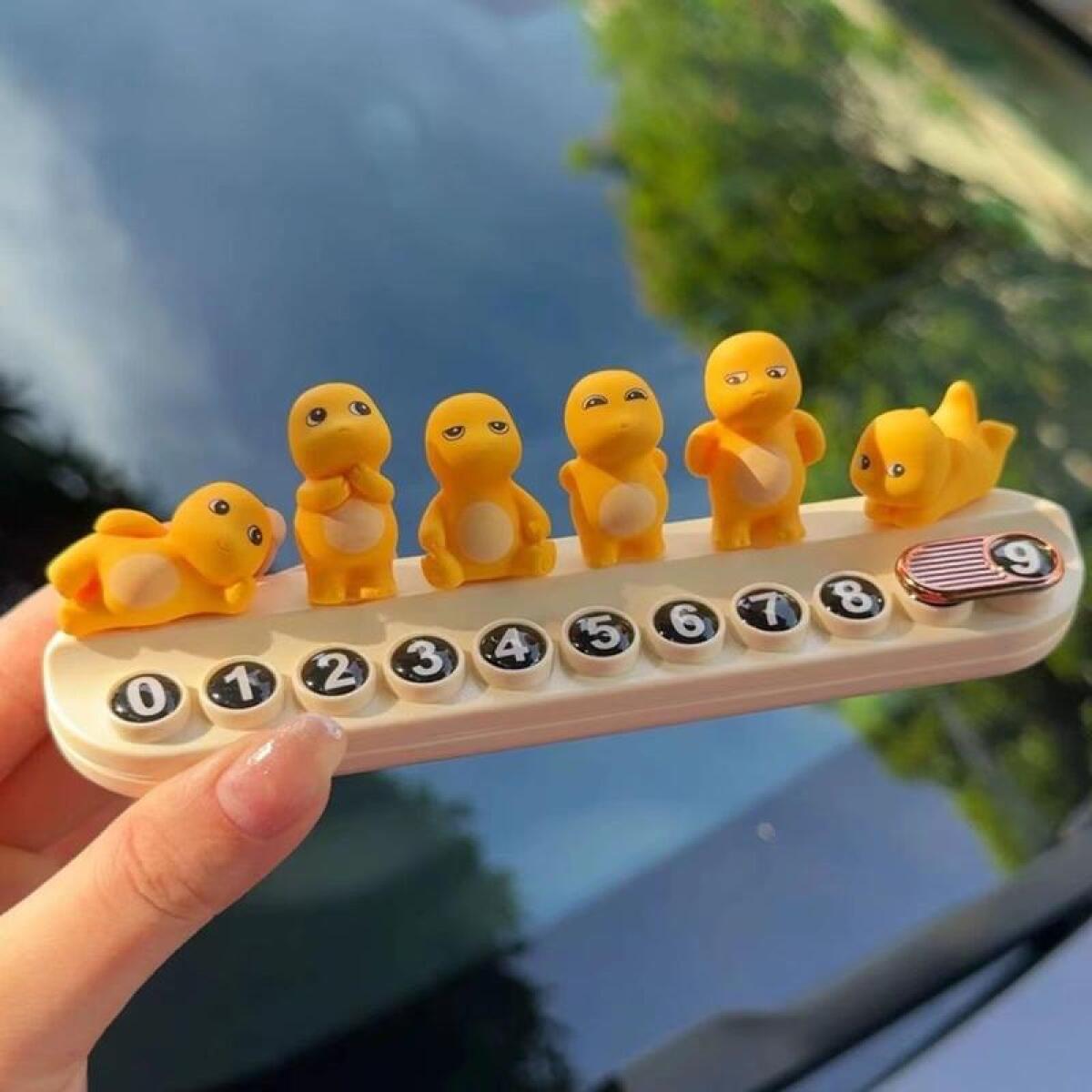 6Pcs Nailong Mobil Mainan Bercahaya Tempelan Motor Gaya Baru Lucu Lampu Malam Mini Figure Dekorasi Pajangan Dasbor Mobil Meja Populer Hadiah Miniatur