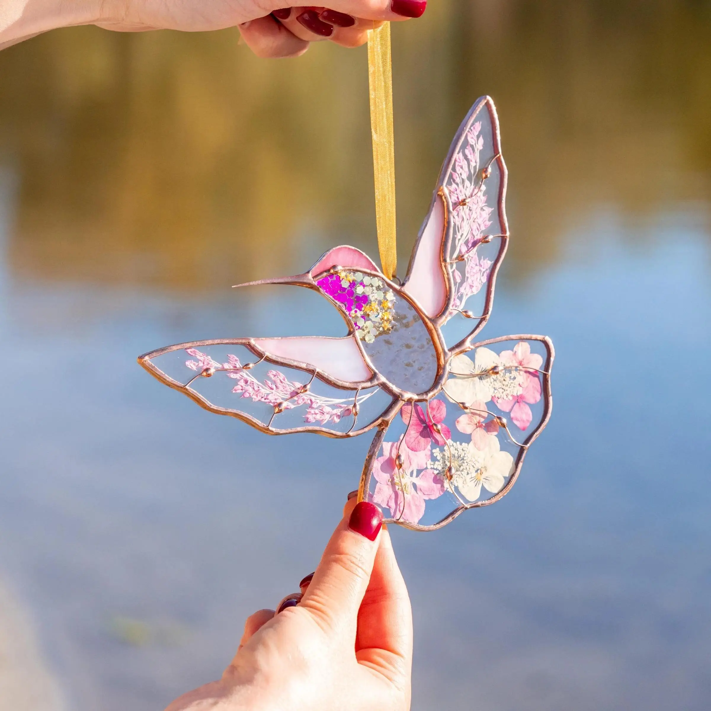 Hummingbird Design Acrylic Hanging Ornament, Creative Window Hanging Decoration, Hanging Decor for Home Living Room Bedroom, Hangable