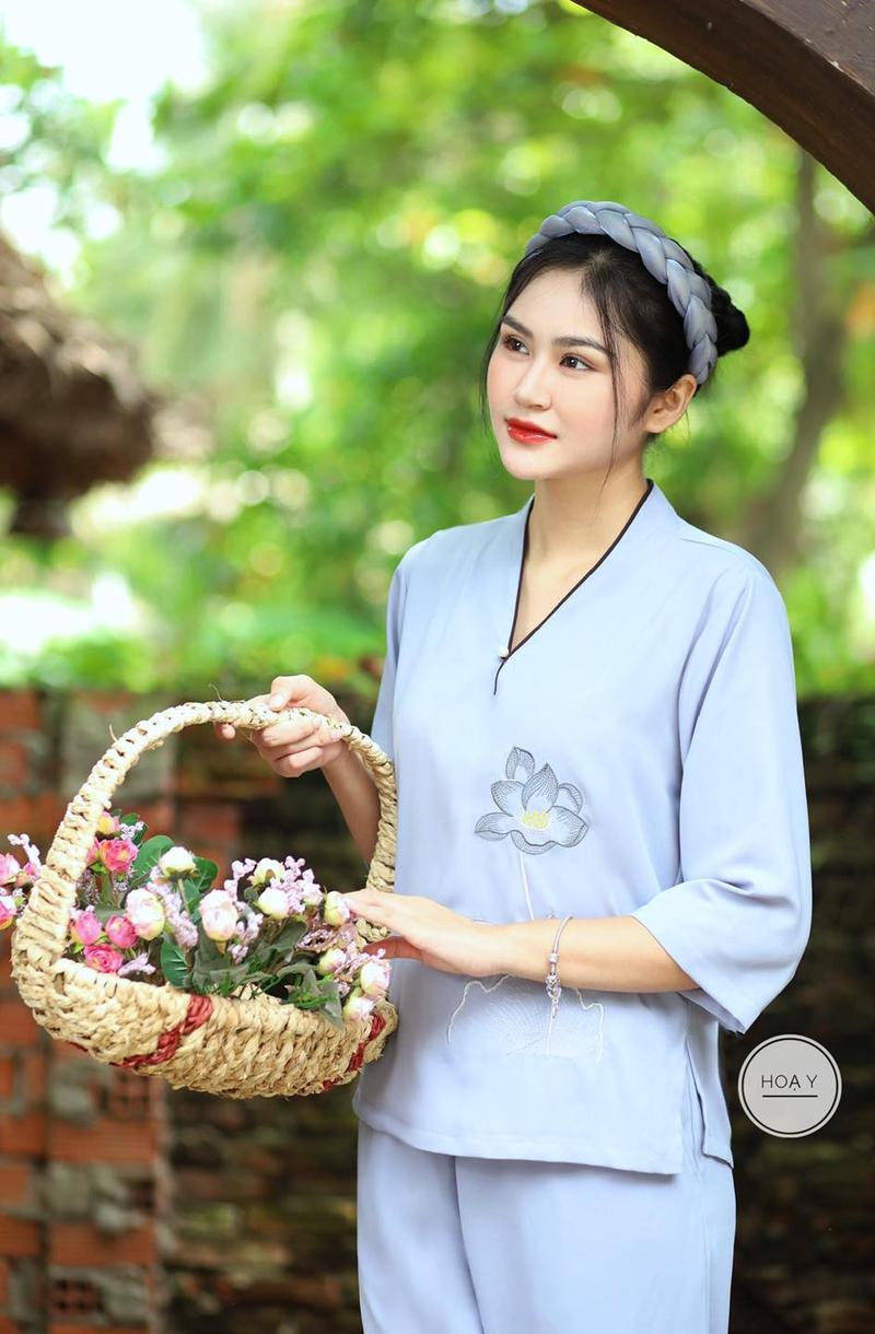 Product Introduction of DL102 LAM (Họa Y Pháp Phục) Đồ Lam Đi Chùa, Top Quần Áo Thời Trang Cho Phật Tử Nữ,  size S M L XL XXL, Pháp Phục, trang phục truyền thống thường mặc, chất lụa tuyết xl Women Lịch trung niên 14