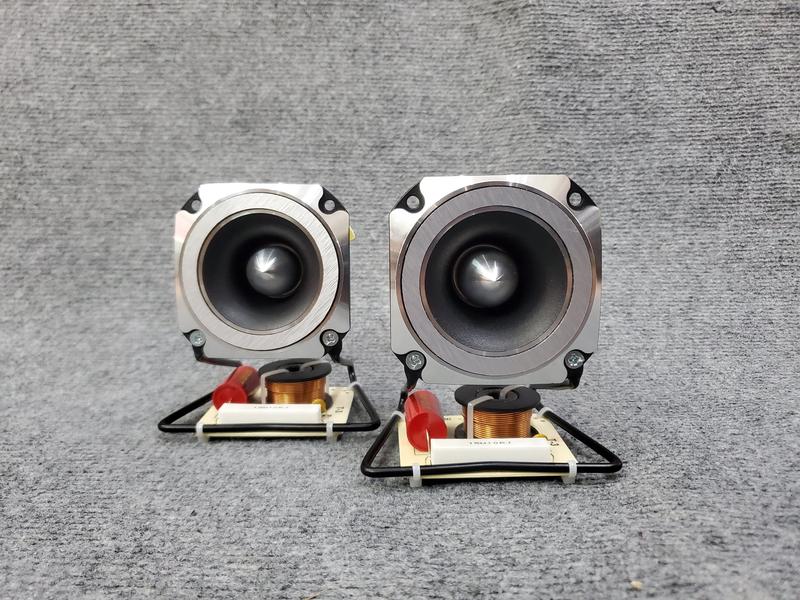 Loa Siêu Treble Pioneer P8804 Tích Hợp Phân Tần Chân