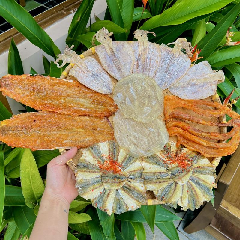 Set Hải Sản Khô ( Mực Khô, Cá Bò, Cá Chỉ, Cá Mối Đỏ, Cá Diêu Hồng) đặc sản Ba Làng Foods - Tặng Tương Ớt