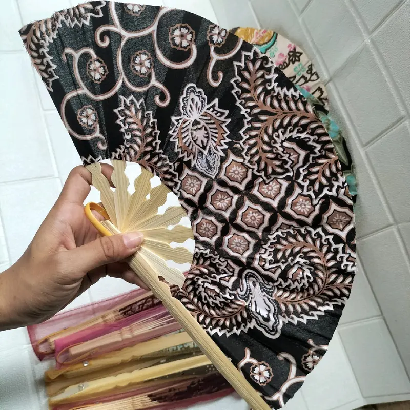 Isi 50 Pcs Souvenir Pernikahan Kipas Batik Sedang Kemas Tile Cantik Bambu Kain 4
