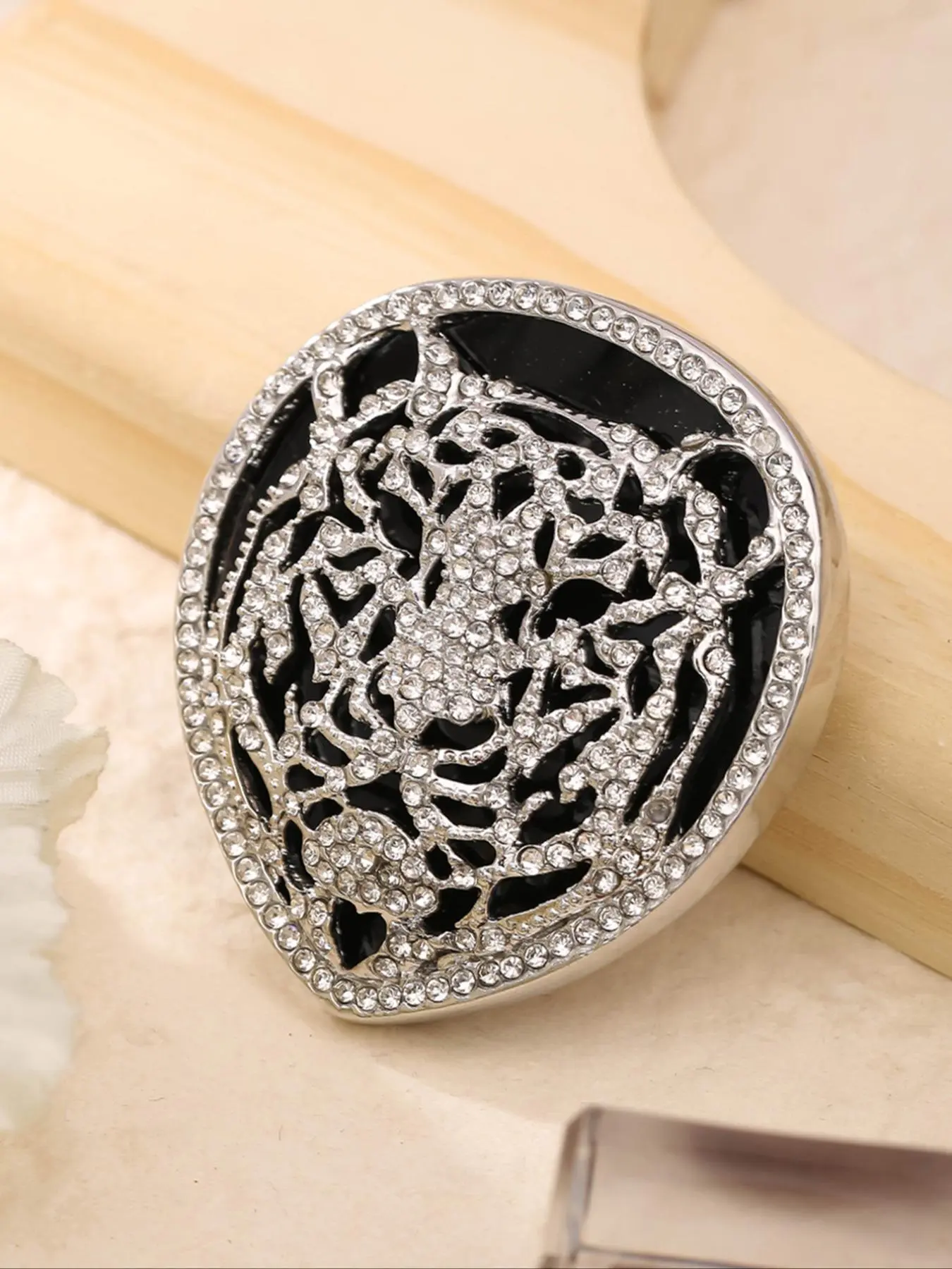 Vintage Tiger Design Brooch, Rhinestone Decorated Brooch Pin, Fashion Accessories for Women & Men, Trendy All-match & Exquisite Brooch for Birthday Gift