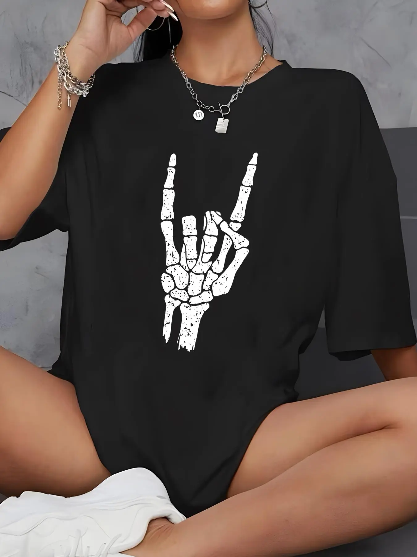 Women's Graphic Round Neck Drop Shoulder Tee, Summer Clothes Women Punk Fashion Casual Crew Neck Half Sleeve T-Shirt for Daily Holiday Vacation Outdoor Wear, Women Tops for Summer
