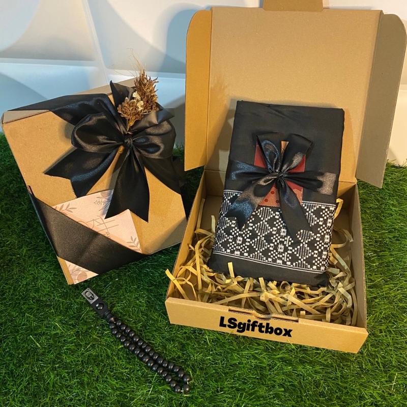 GIFTBOX KADO HAMPERS COWOK COWO PONDOK PAKET IBADAH KADO IBADAH ULANG TAHUN WISUDA ANNIVERSARY WEDDING KELULUSAN 1