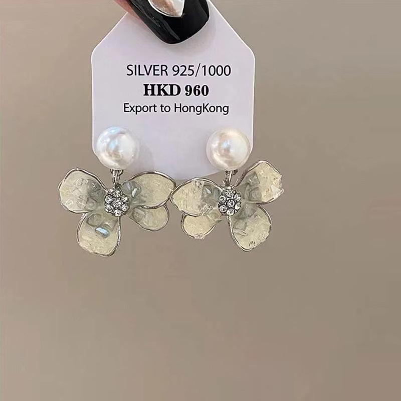 Product Introduction of Gradient Crystal Flower Earrings for Women - French Chic & Versatile Design, Lightweight & Elegant, Perfect Gift for Thai Festivals, Ideal for Fashion-Forward Women 31