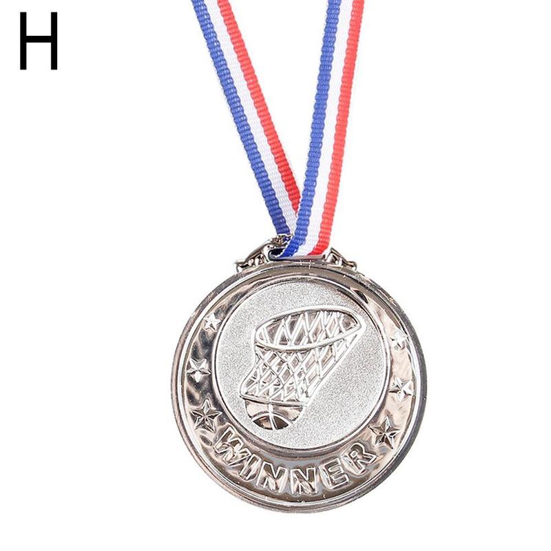 Product Introduction of Soccer Ear Champion Medal Award Prop 65cm Diameter D0T2 45