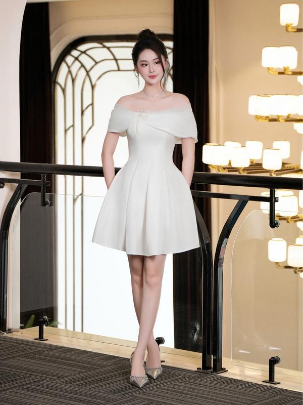  Đầm đi tiệc dáng ngắn trễ vai phối tơ Charme 409033 