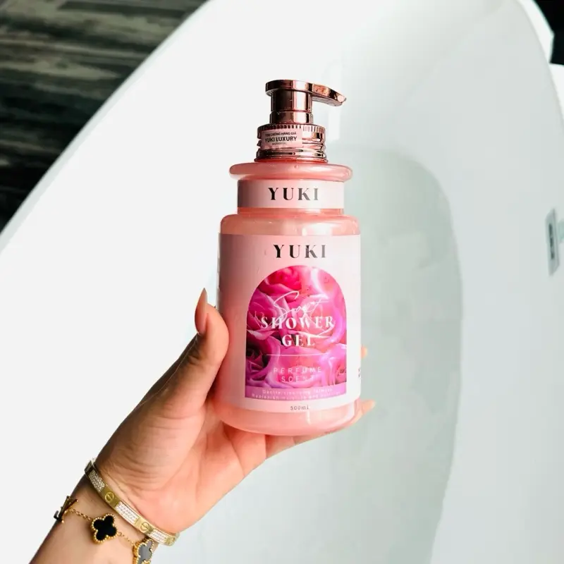 Sữa Tắm Dưỡng Trắng Yuki Luxury 500ml 0