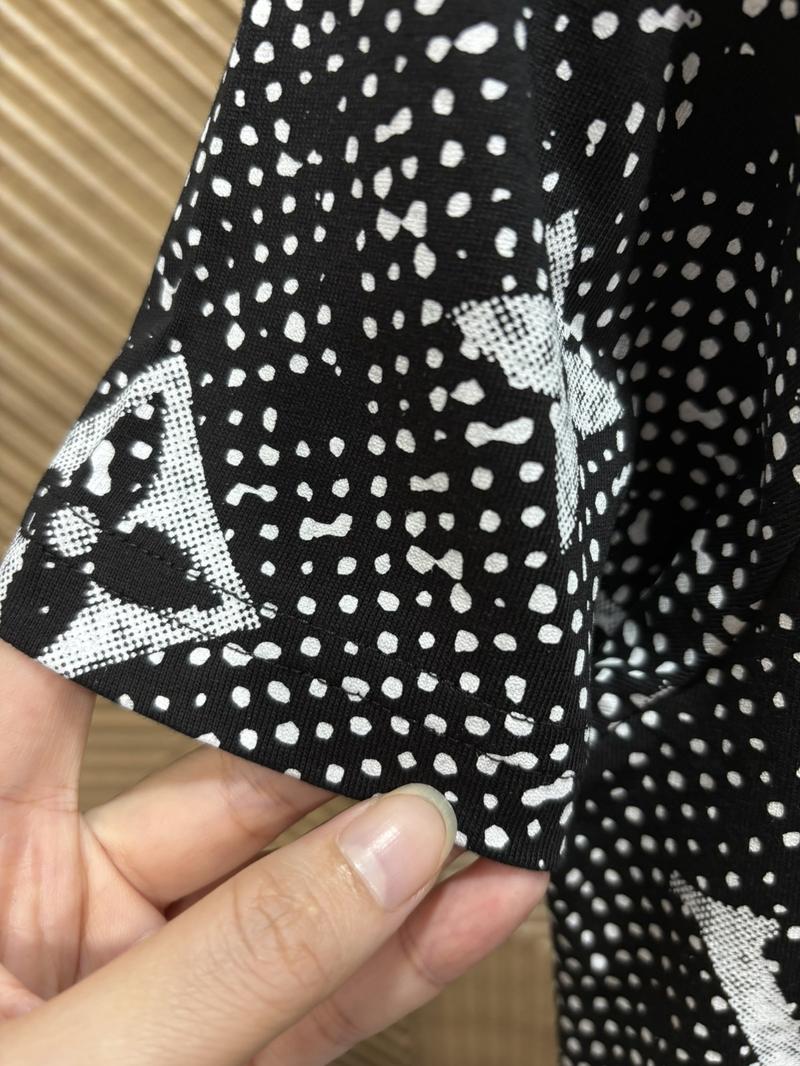 Product Introduction of (M03) Áo thun nam nữ in hoạ tiết toàn thân, chất cotton dày dặn co giãn 2C 7