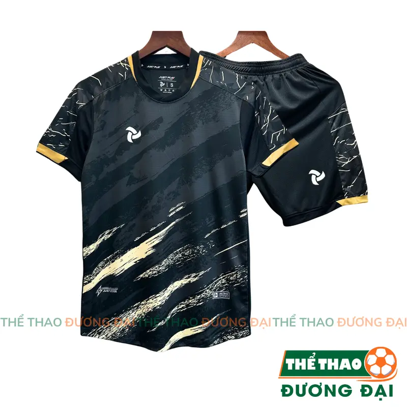 Quần Áo Bóng Đá Thiết Kế JP Thunder Đen Thun Mè Cao Cấp Thoáng Khí Thể Thao Đương Đại 0