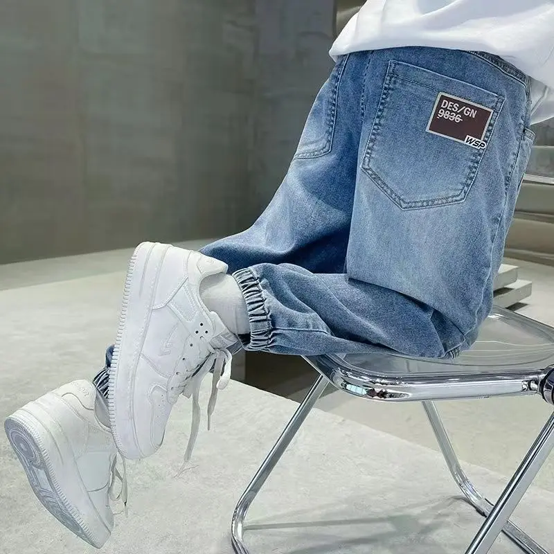 Quần Jean Bé Trai, Siêu Mềm, Dành Cho Trẻ Trung Và Lớn, Khâu Denim, Phiên Bản Dáng Rộng Mùa Xuân Và Mùa Thu, Có Dây Đeo Mắt Cá Chân, Thể Thao Đi Chơi Phong Cách Hàn Quốc, Hàng Mới Về, Năm 2025 3
