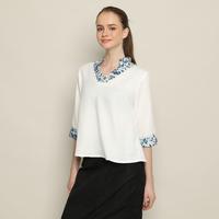 Gambar FAME - Blouse Wanita V-Cut Broken White - 9211753 - S dari FAME Official Kota Surabaya 2 Tokopedia