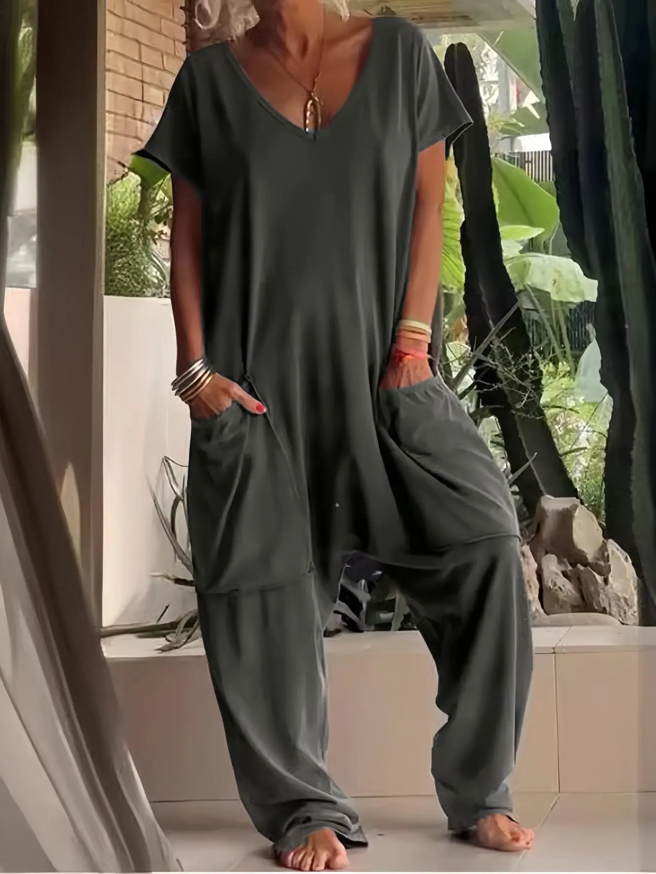 Women's Pocket V Neck Jumpsuit, Basic Casual Short Sleeve Jumpsuit, Ladies Clothes for Daily Wear