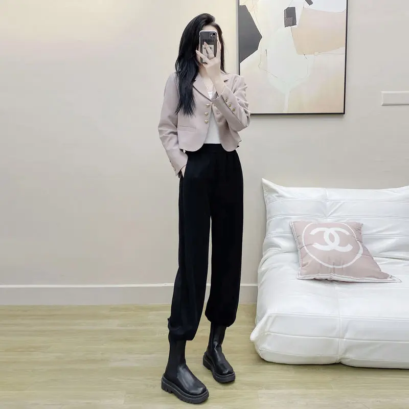 Áo khoác vest Croptop nữ dáng nhỏ kiểu mới thời trang thu xuân blazer ngắn From rộng dáng mỏng 2 lớp Cao cấp phong cách hiện đại 2