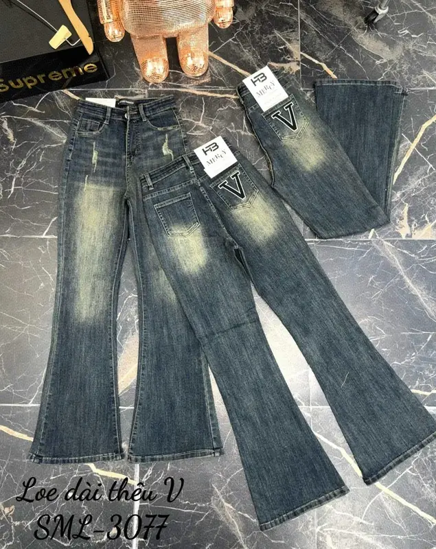 Quần jeans ống loe rách cào kiểu phối túi thêu chữ V Nam Menswear 1