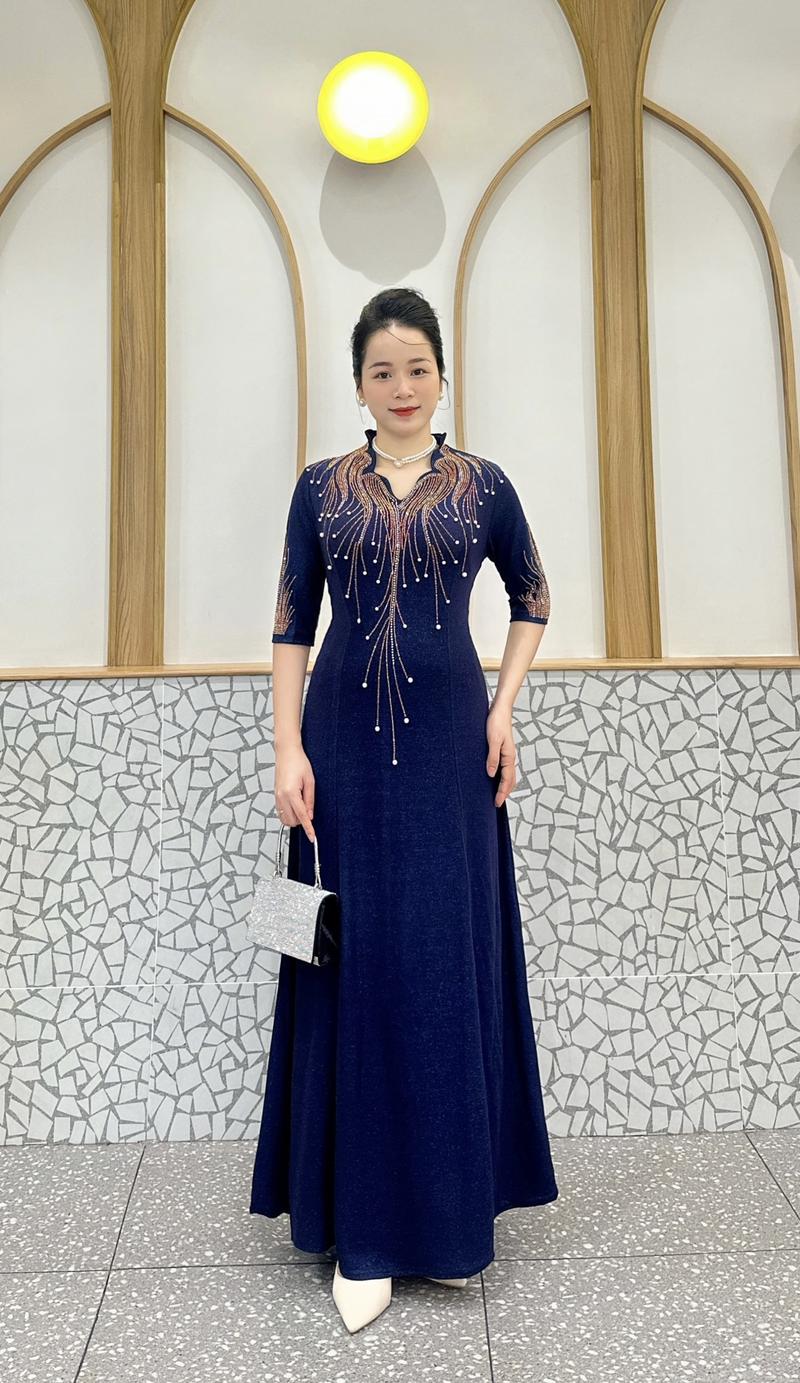 Product Introduction of Đầm Trung Niên Dáng Dài + Lửng K482 Vải Nhũ từ 50-80kg Ôm gọn Màu Đỏ Women Dress Kim Tuyến 21