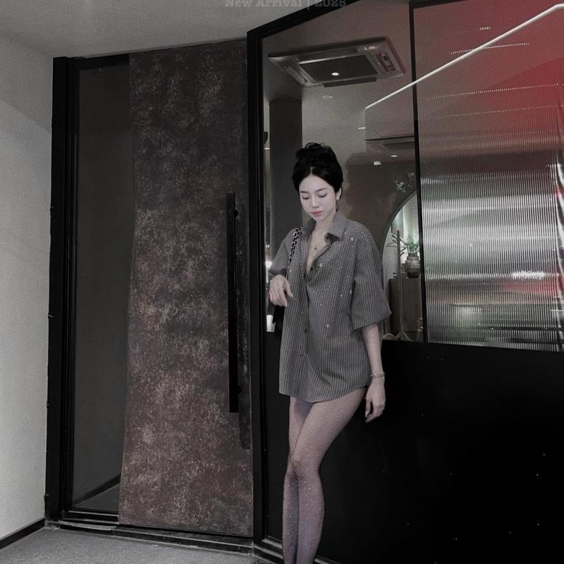 ( Hàng QC L1) Áo sơ mi đính đá màu ghi tôn da kèm túi móc dress nữ women Tre Voan 4