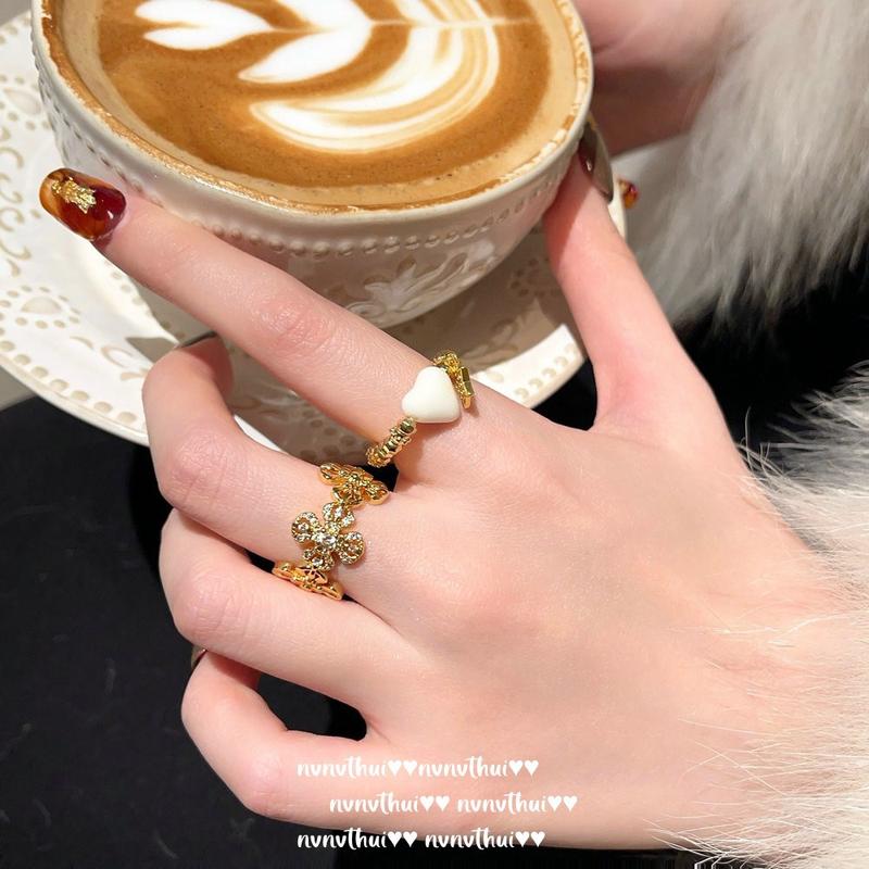 Product Introduction of Ancient gold chiseled carved window compass necklace, new Chinese style plated 18K goldFilial diamond pestle zircon ring 12