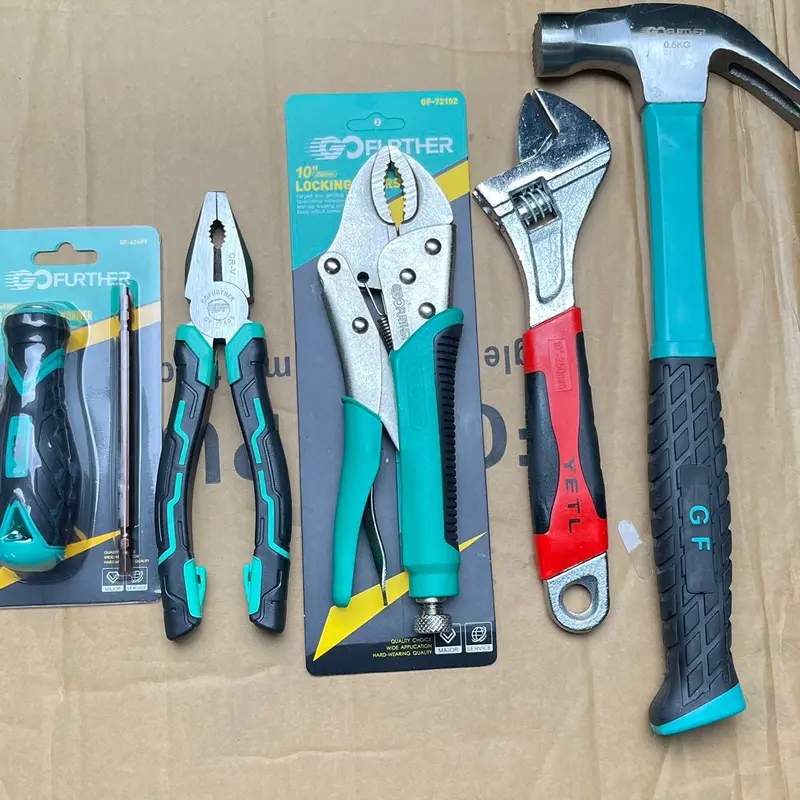 Combo 5 món sửa chữa trong gia đình gồm 1 búa 0.25kg, 1 mỏ lết 10”, 1 kìm bấm 10”, kìm điện 8, tô vít 2 đầu, chất liệu thép CRV 4