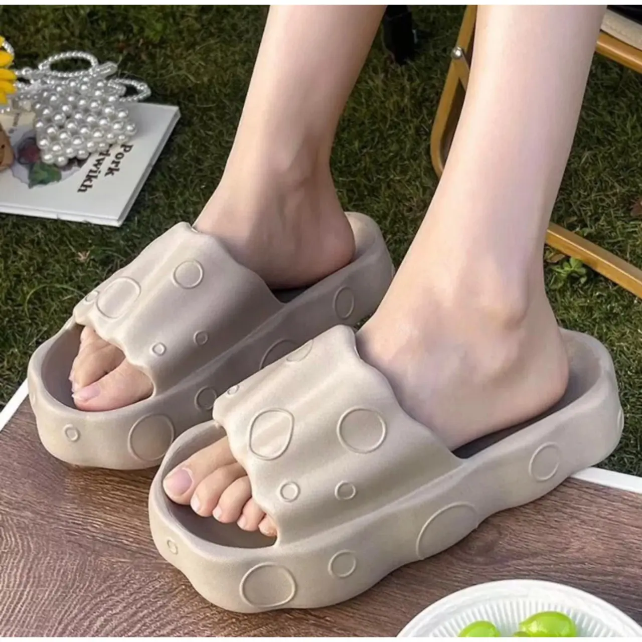Dép bánh mì hoạ tiết bong bóng bọt biển Đế cao 4cm Slipper