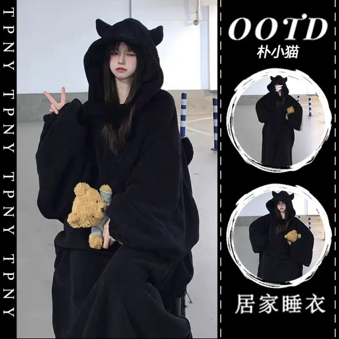 Đồ Ngủ Quỷ Nhỏ Áo Choàng Ngủ Nhung San Hô Mùa Đông Mới Cho Nữ, Ưa Nhìn, Thích Hợp Cho Người Nổi Tiếng Trên Internet, Lý Tưởng Cho Học Sinh Và Cặp Đôi, Có Thể Mặc Ngoài Nhà