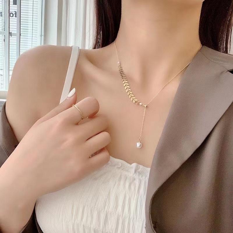 Three Piece Set of Niche Design, Wheat Ear Pearl Necklace, Earrings, Bracelet Necklace, Light Luxury High-end Hot Selling Jewelry Set 1