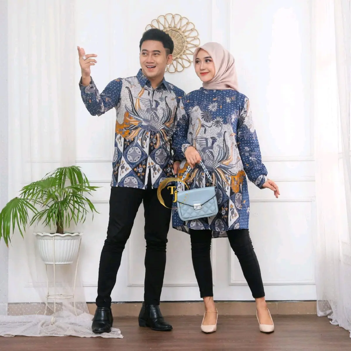 Baju Batik Couple Modern Atasan Tunik Batik Ayam Navy Set Pakaian Couple Kemeja Batik Pria Lengan Panjang