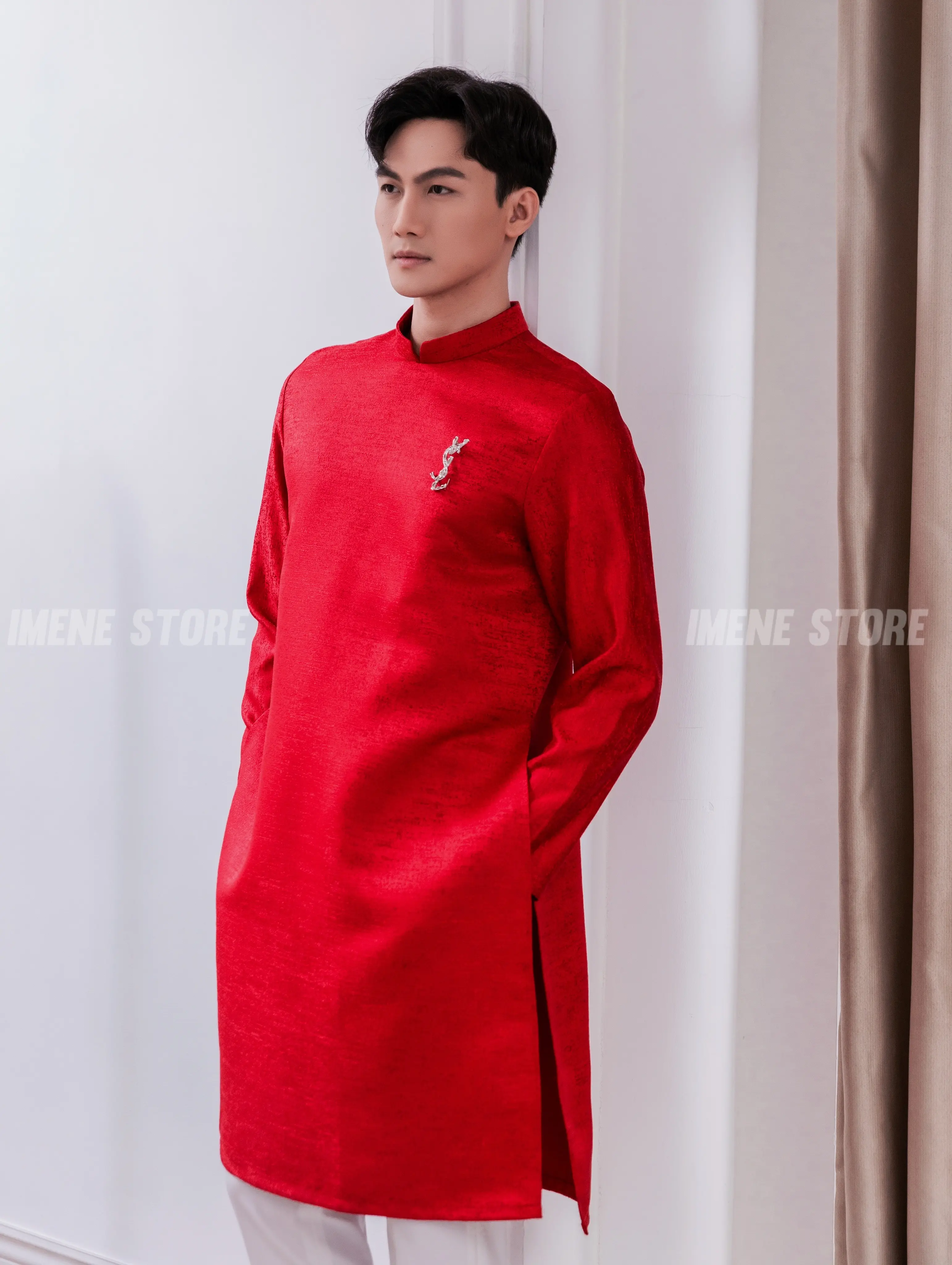Áo dài gấm Imene màu đỏ, hàng may đo thiết kế.