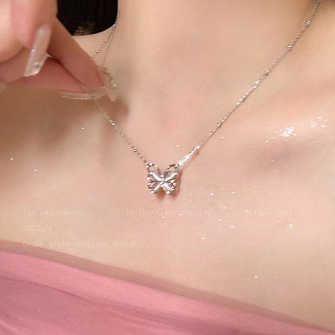 Dây chuyền titan mặt bướm đá thạch anh dâu tây. Thiết kế xương đòn thanh lịch - Phụ kiện nữ thời thượng 2025 2