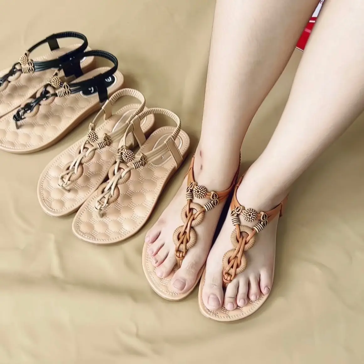 Sandanl Quai Kẹp 2 Vòng Hột Gỗ Mặt Trên Thêu Chất Da Mềm Dành Cho Nữ