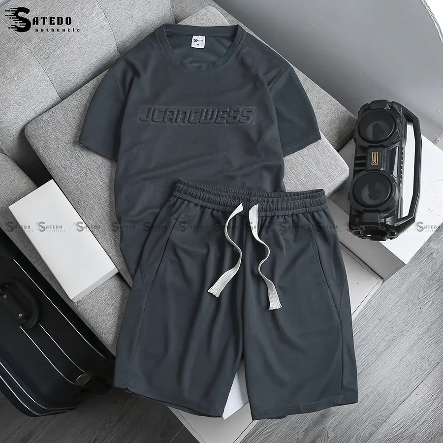 Bộ quần áo nam nữ SATEDO cổ tròn S023 Chất liệu vải Tổ Ong thoáng mát, với dòng chữ nổi Cao Cấp Menswear