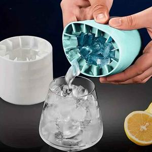 注目 耐久性のあるシリコン製アイストレーで完璧な氷が作れます。円筒型デザインで取り出しやすく、ホームバーやキッチンでの使用に最適。クリスマスギフトにもおすすめです。人気商品です。
