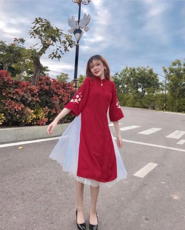 Set áo dài đỏ tay thêu hoa kèm chân váy voan trắng mặc Tết Nữ Dress Women Kem
