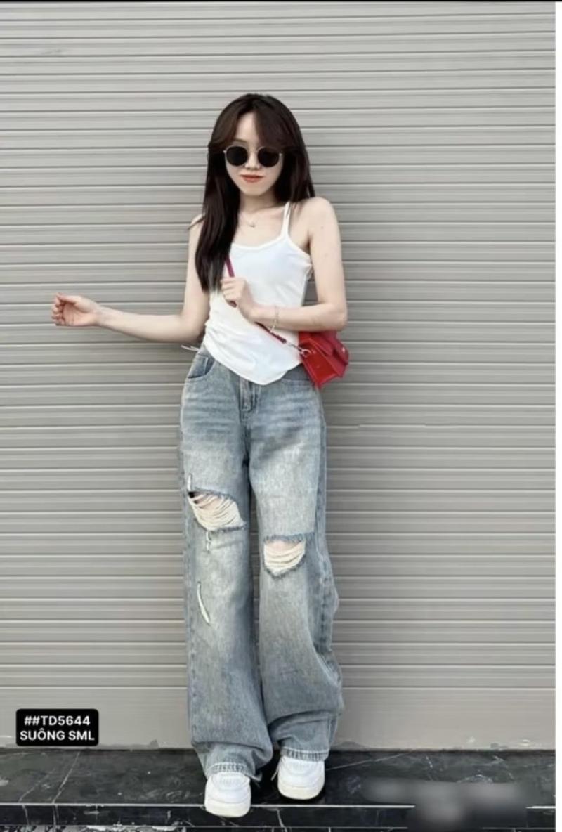 Product Introduction of Quần Jean Nữ Ống Rộng Lưng Cao Nâng Mông Rách Gối S-5644 - Chất liệu bò xanh bạc , không nhăn, che khuyết điểm và tôn lên vòng 3 - Ong, Women 16