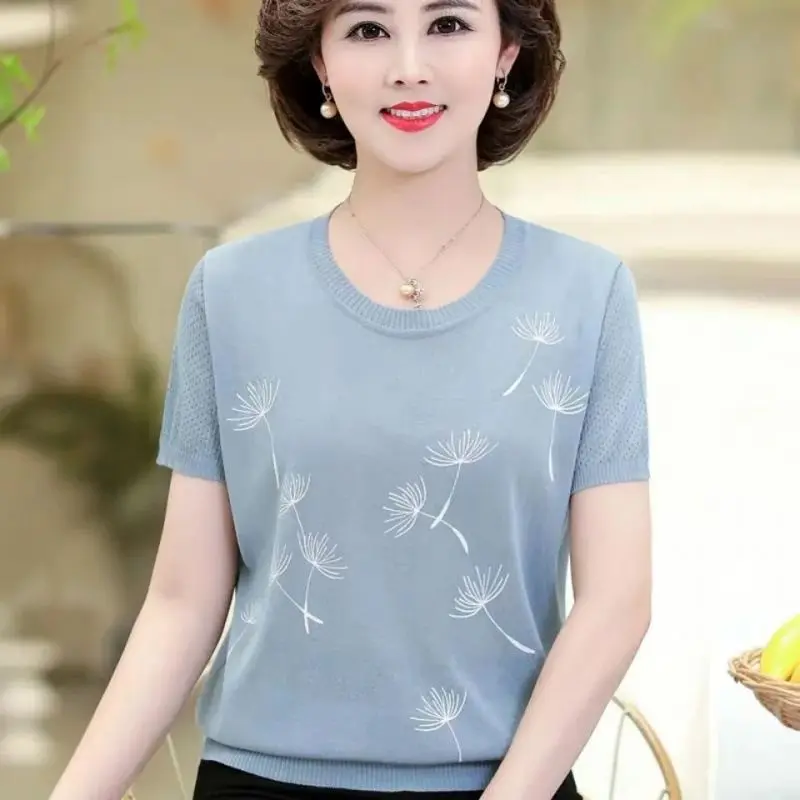 Áo Thun Lụa Lạnh Ngắn Tay Cho Phụ Nữ Trung Niên Và Cao Tuổi, Trang Phục Mùa Hè, Trang Phục Mới Cho Mẹ Trung Niên, Áo Dệt Kim Mỏng Cỡ Lớn Dáng Rộng