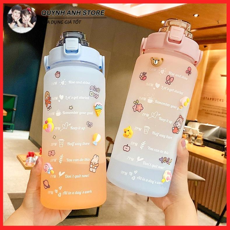 Bình nước 2 lít  dành cho người lười uống nước Fan House bình nước cute 2L , vạch chia nhắc giờ