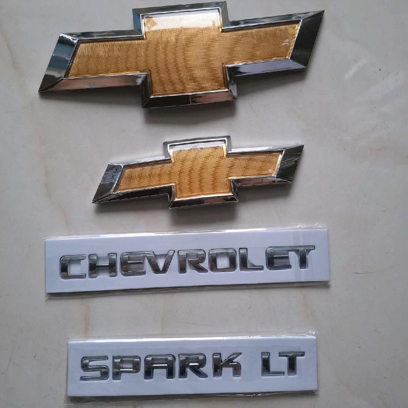  bộ chữ  Lô gô size lớn và size  vừa  size nhỏ cho các dòng xe Chevrolet spark  đời mới Chevrolet Captiva  Chevrolet aveo  Chevrolet vivan..... 