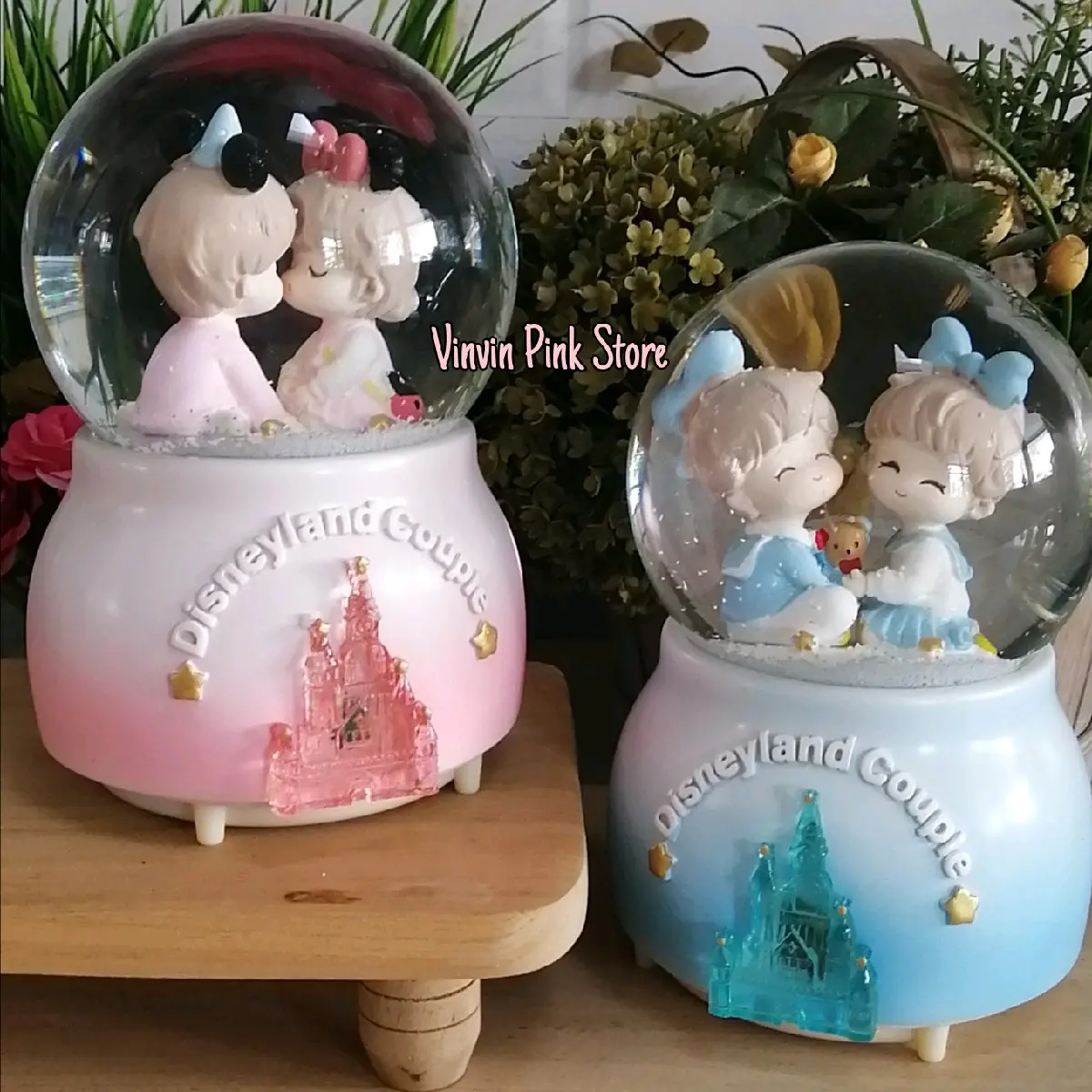 Music Box couple / KOTAK MUSIK ROMANTIS / Snowball couple in love / love story / Bola air salju  / Beethoven/ yiruma / hadiah anniversary / hadiah ultah / lampu warna warni / Vinvin Pink Store