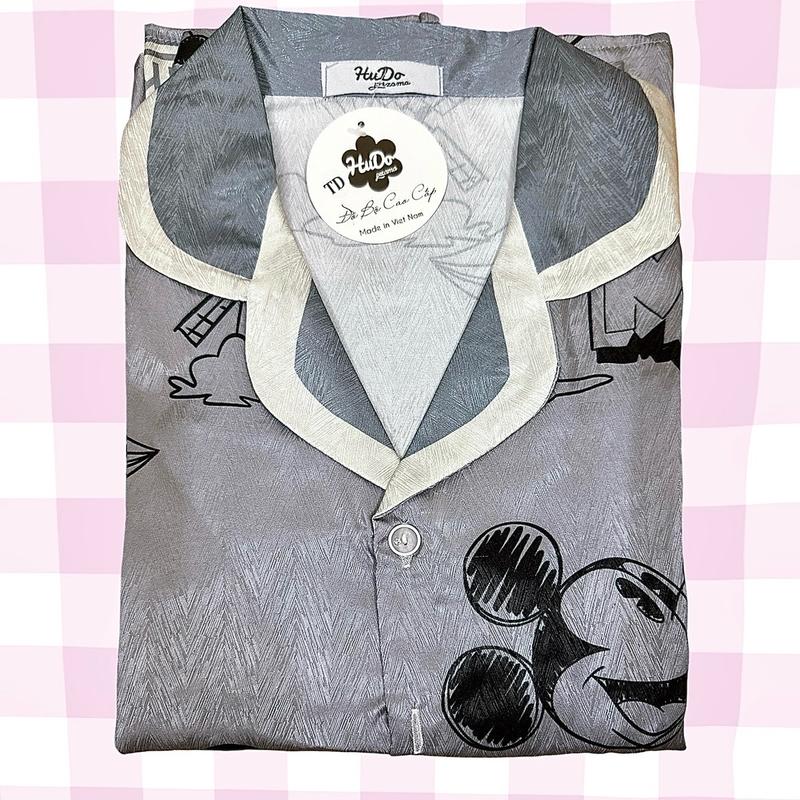 Bộ Pijama Lụa Xước Ánh Kim Hình Chuột MiKy Mềm Mướt Mịn Màu Xám Ghi Sang Đẹp Dễ Mặc Đủ Ba Dáng Tay Dài Tay Ngắn Quần Đùi Quần Ngủ Áo Ngủ Cho Nữ Wonmen 5