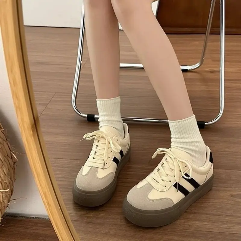 Giày vải retro đế bệt 2025 Phối màu be-nâu đối lập họa tiết sọc kẻ tôn dáng thiết kế đế dày thoáng khí đa năng công sở & dạo phố 1