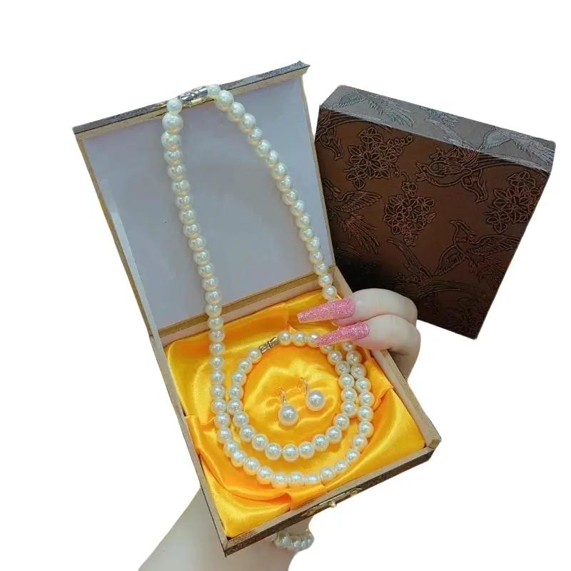 Trọn bộ vòng cổ- hoa tai- vòng tay ngọc  đầy đủ hộp